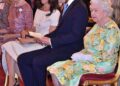 A surpreendente protocolo real Meghan Markle quebrou e como foi "desrespeitoso" para a rainha