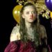Amanda Seyfried diz que 'o corpo de Jennifer' é "perfeito", mas a equipe de marketing "barata -a"