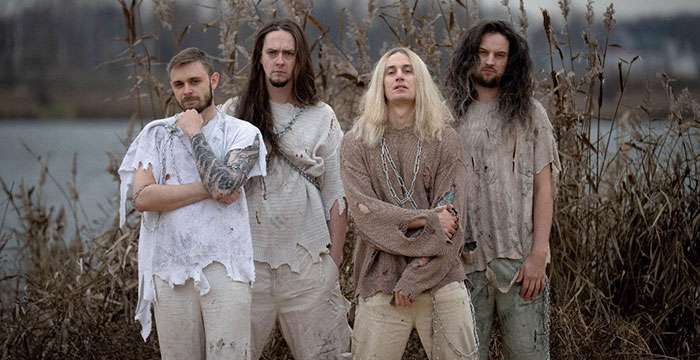 Anúncio desmetado Novo EP, single principal de estreia e videoclipe