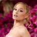 Ariana Grande dá as boas -vindas ao álbum Deluxe 'Bleeing Days Antes' com 'Eternal Sunshine': Stream agora