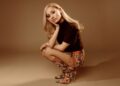 Ariana Grande revela seis novas músicas com o 'eterno sunshine' Deluxe Álbum Tracklisting