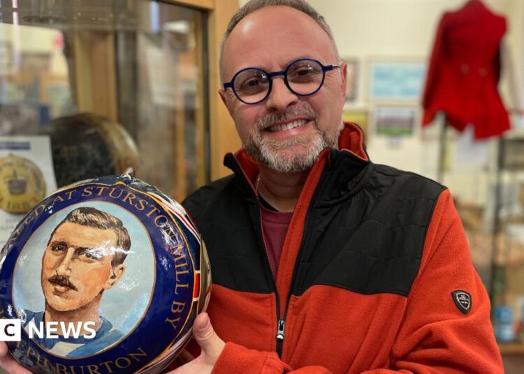 Artista de Ashbourne que pintou um futebol de Shrovetide para o rei Carlos III