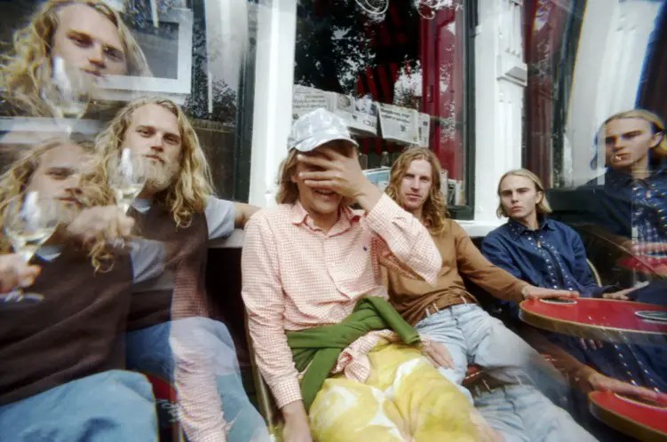 Babe Rainbow Share Music Video para a nova faixa "Aquariam Cowgirl" e revelam datas da turnê nos EUA
