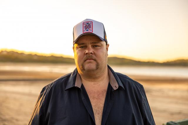 Brad Cox entra na nova era com o arenito hino do país 'I'm A Boxer'