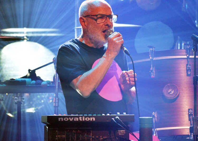 Brian Eno lança surpresa novo álbum Apple Solly Music 'Aurum'