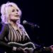 Carl Dean, marido de Dolly Parton de quase 60 anos, morre aos 82