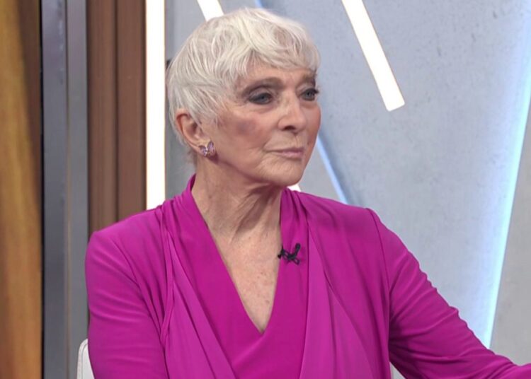 Celebrando um novo capítulo de música e verso com Judy Collins - NBC New York