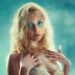 Chloe Moriondo compartilhou uma nova música sobre a liberdade, 'Abyss'