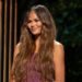 Chrissy Teigen explica por que ela é o novo banqueiro de "Deal ou On Deal Island"
