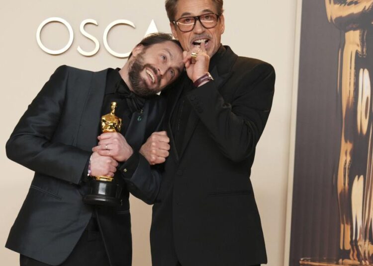 Coleção de fotos: 97th Academy Oscar Sala de imprensa | Entretenimento