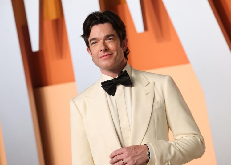 Como assistir 'Todo mundo está morando com John Mulaney' hoje à noite