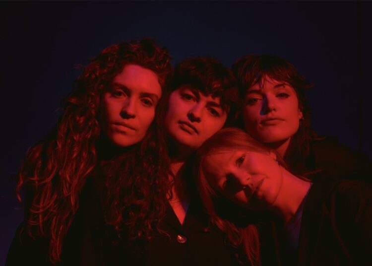 Compartilhe o novo single 'Circe' | Notícias