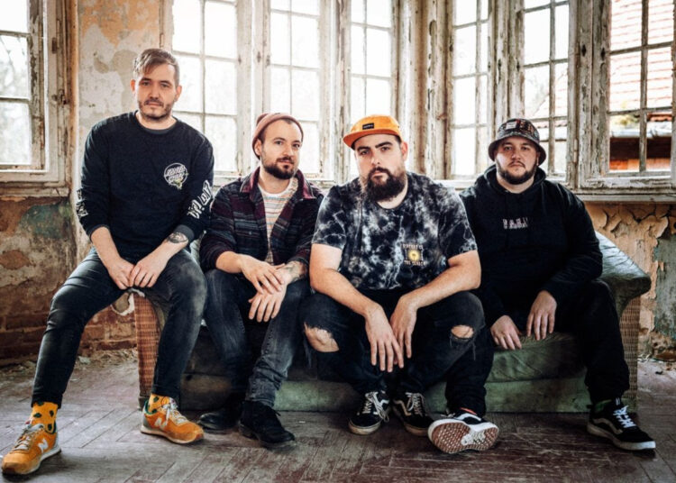 Comportamento indecente Libere um novo videoclipe para 'Shoot'