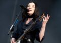 Confira o novo single pulsante de St. Vincent 'Doa' de 'Death of a Unicorn'