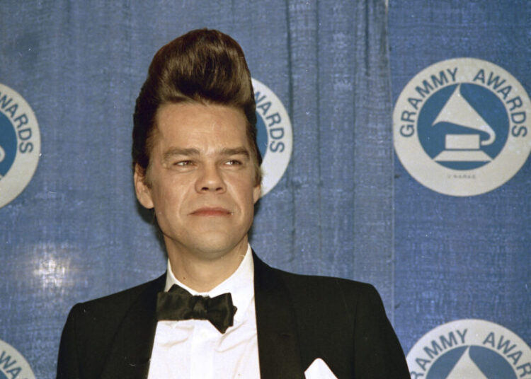 David Johansen, cantor da banda punk The New York Dolls, morre às 75