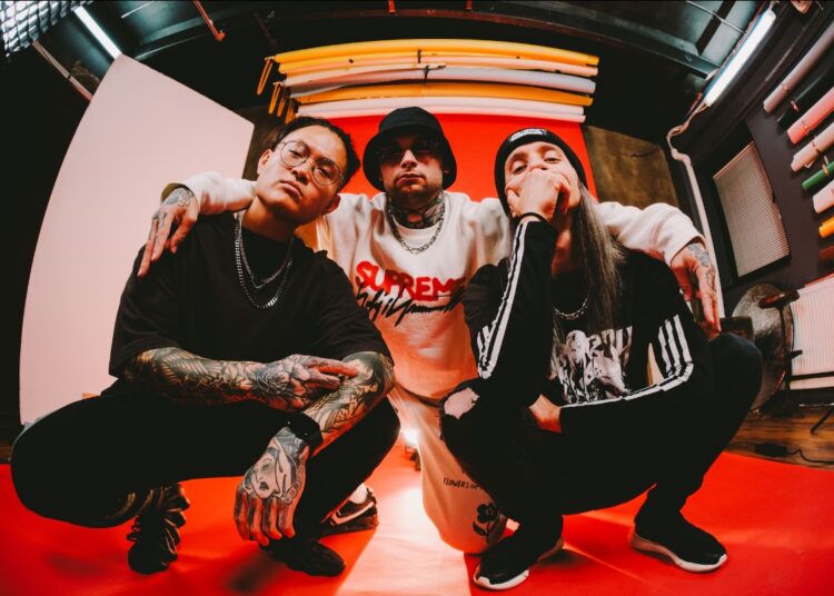 Dentro da destruição, lançar um novo videoclipe para 'incompleto'