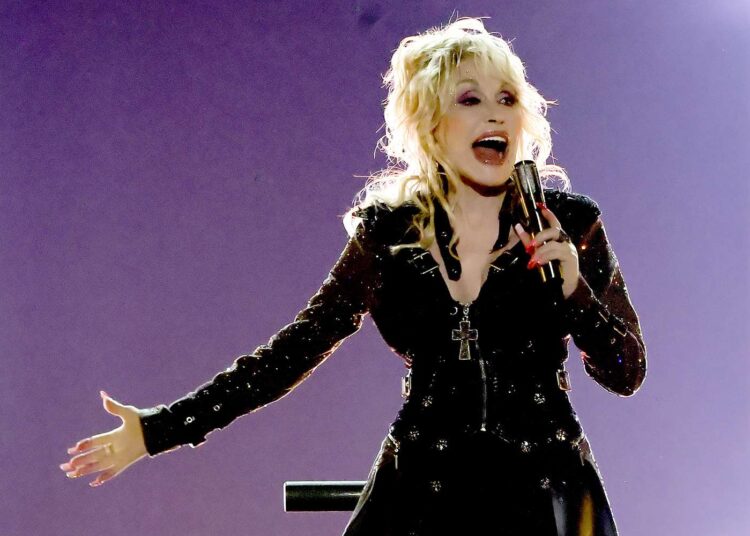 Dolly Parton dedica a mudança de nova música para seu falecido marido