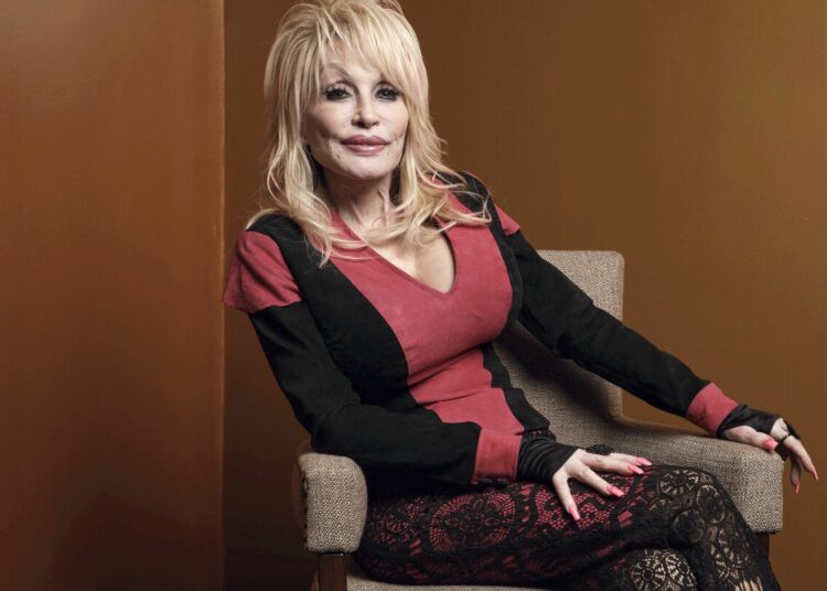 Dolly Parton lança nova música para o falecido marido Carl Dean