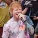 Ed Sheeran anuncia uma nova música durante a apresentação em Nova Orleans