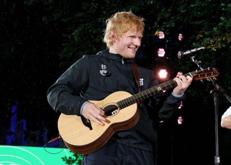 Ed Sheeran confirma que o novo álbum dele é "Done" e provoca solteira