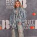 Ella Henderson estará "sem desculpas" com sua nova música - Music News
