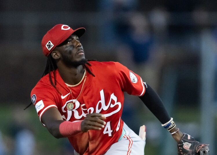 Elly de la Cruz Homers, Cincinnati Reds caem para o Royals 11-8