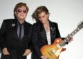 Elton John e Brandi Carlile "Swing for the Cerbes" na nova música