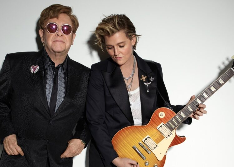 Elton John e Brandi Carlile estão prontos para 'balançar as cercas'