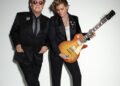 Elton John e Brandi Carlile lançam Joyous New Song "Swing For the Cercas" antes do álbum colaborativo