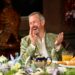 Entrevista de Lord Ivar Mountbatten no final dos trailers, a família real e o nome de Meghan Markle