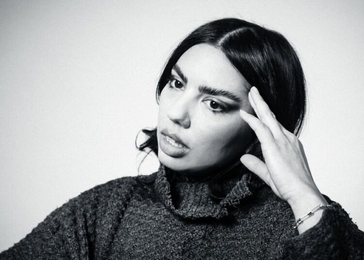 Erny Belle retorna com o novo single 'Boudoir'
