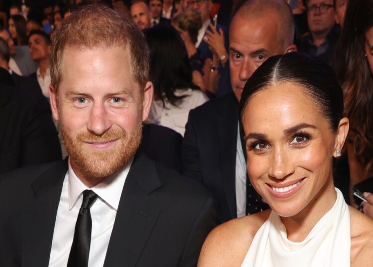 Especialista revela a probabilidade de a família Royal 'agir' sobre o novo sobrenomes de Meghan e Harry - Família Real