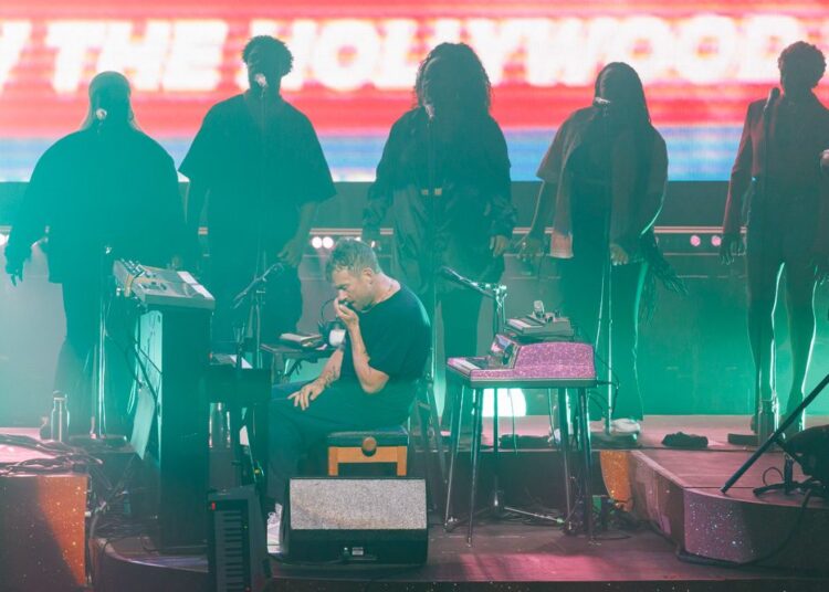 Étienne de Crécy se une a Damon Albarn para a nova música "Rising Soul"