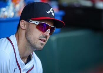 Ex-Braves Slugger rejeita a oferta real, define uma demanda de US $ 3 milhões em agência gratuita ou planos para se aposentar