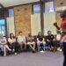 Fazendo música, composição no United Theological College na Austrália traz novas expressões para estudantes