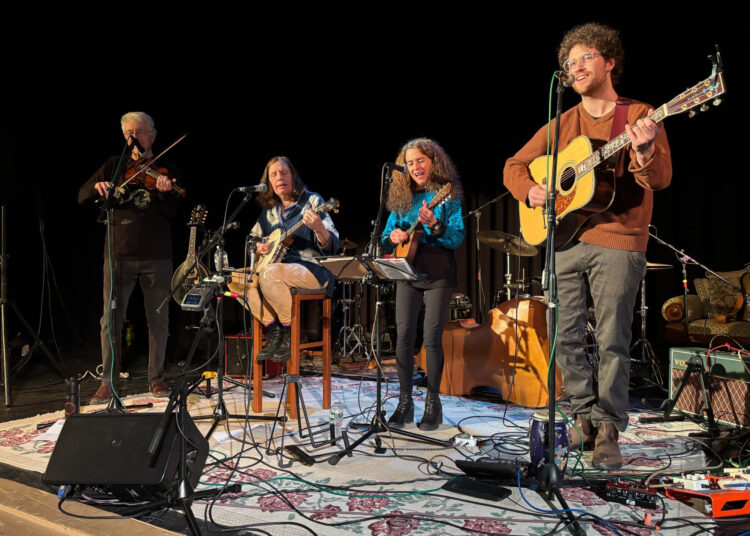 Fola Presents Event com 2 conjuntos musicais - Eagletimes.com