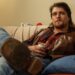 Gavin Adcock estreia nova música 'Never Call Award'