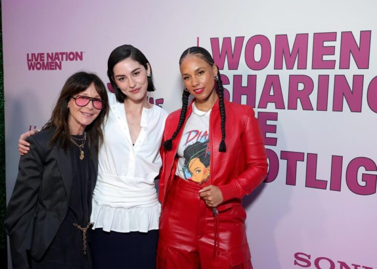 Gracie Abrams homenageado em ela é o evento musical em LA