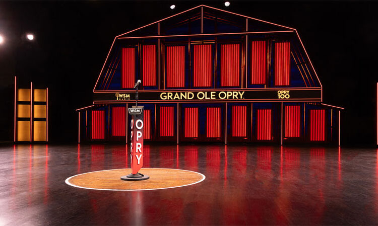 Grand Ole Opry revela o novo microfone pela quinta vez