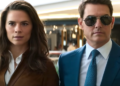 Hayley Atwell tem que gastar muito tempo shmoozing em Hollywood. O conselho que sua co-estrela Tom Cruise lhe deu para ajudá-la a passar por isso