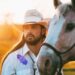 Ian Munsick lança nova música 'Deus Bless the West'