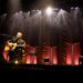 Jason Isbell traz show solo reflexivo e redentor ao The Pinnacle, de Nashville