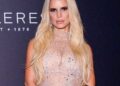 Jessica Simpson aborda "Unholy Matrimony" em nova música em meio a divórcio