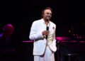 Johnny Mathis anuncia a aposentadoria, cita os problemas de idade e memória '