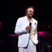 Johnny Mathis anuncia a aposentadoria, cita os problemas de idade e memória '