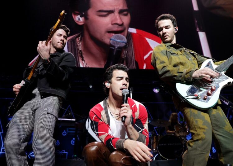 Jonas Brothers traz turnê musical 'Living the Dream' para Sacramento