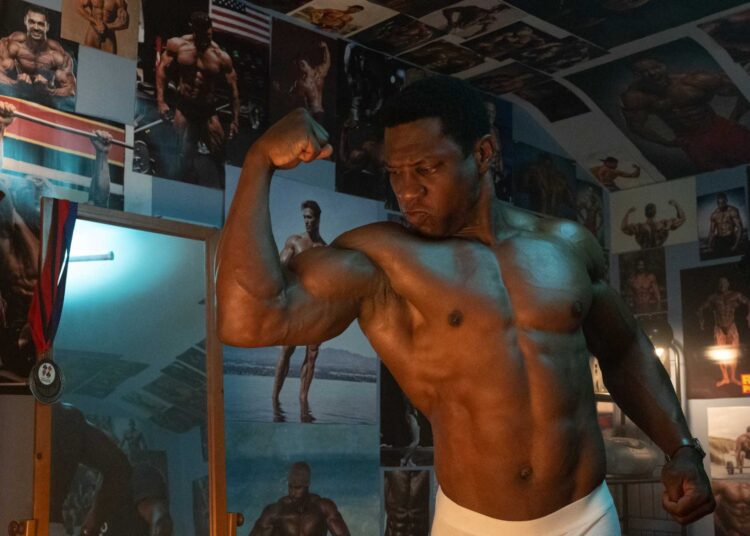 Jonathan Majors faz retorno ousado em 'revista Dreams'