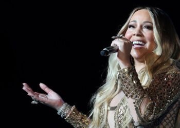 Juiz Regras Mariah Carey não roubou uma música icônica de Natal