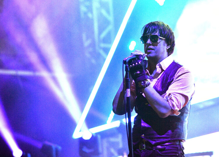 Julian Casablancas + o lançamento do Voidz novo single futurista 'Blue Demon'