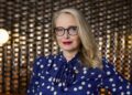 Julie Delpy placas Ruben Östlund 'The Entertainment System Is Down'